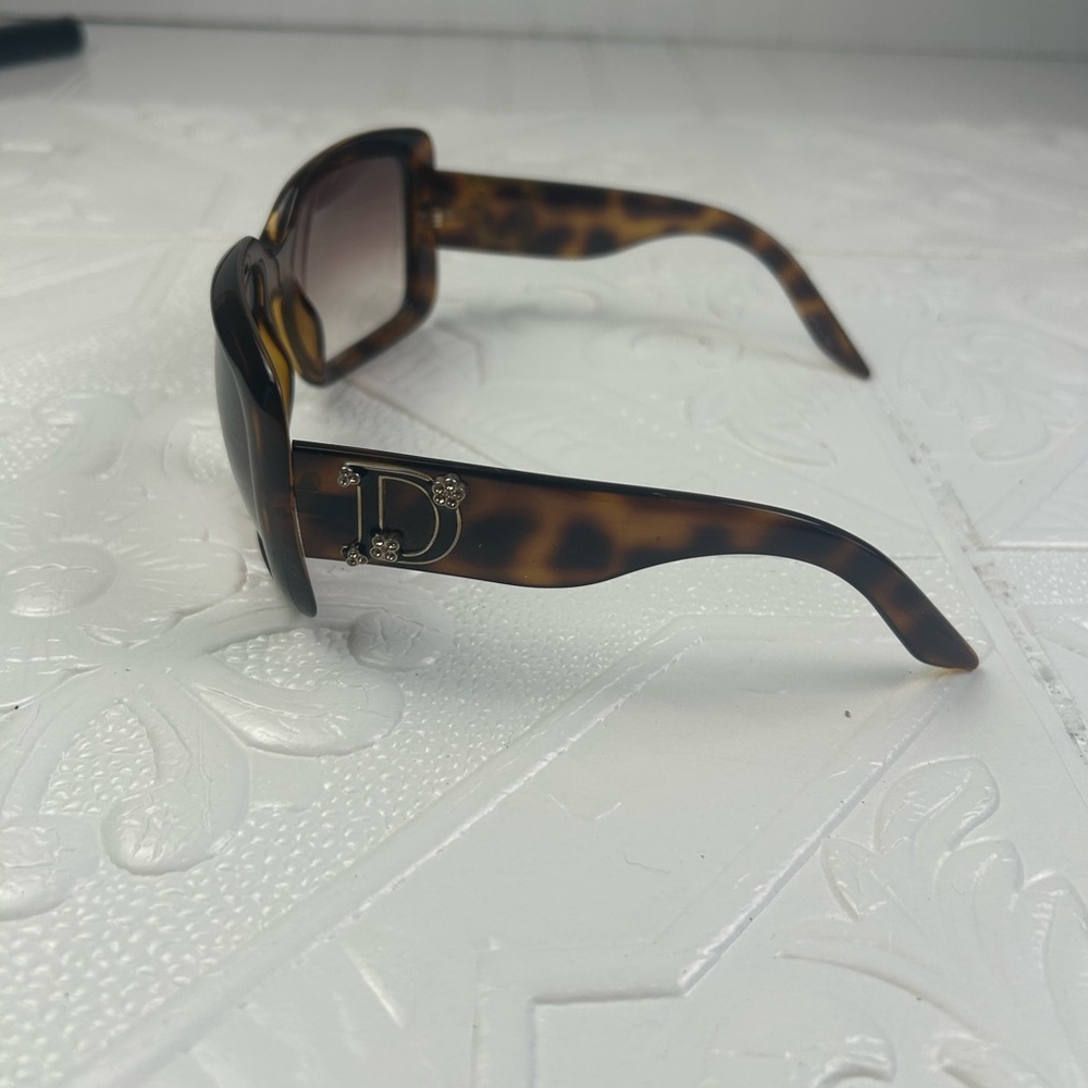 Christian Dior Womenโs Sunglasses Tortoise Shell Oversized SquareGradient Lenses - Picture 3 of 8